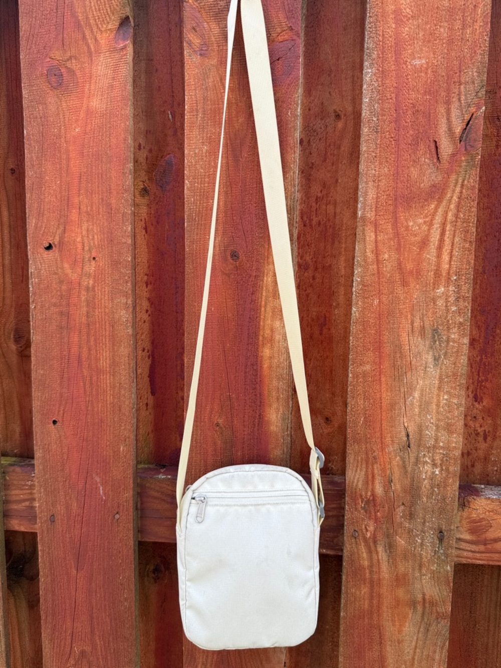 The North Face Off White Jester Mini Messenger Crossbody Shoulder Bag - Picture 4 of 6